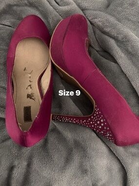 Steve Madden Fuchsia Suede Platform Pumps with Crystal-Embellished Heel